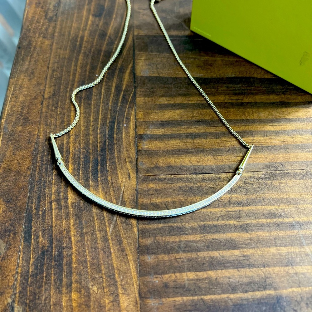 Kendra Scott necklace